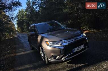 Позашляховик / Кросовер Mitsubishi Outlander 2020 в Вишгороді