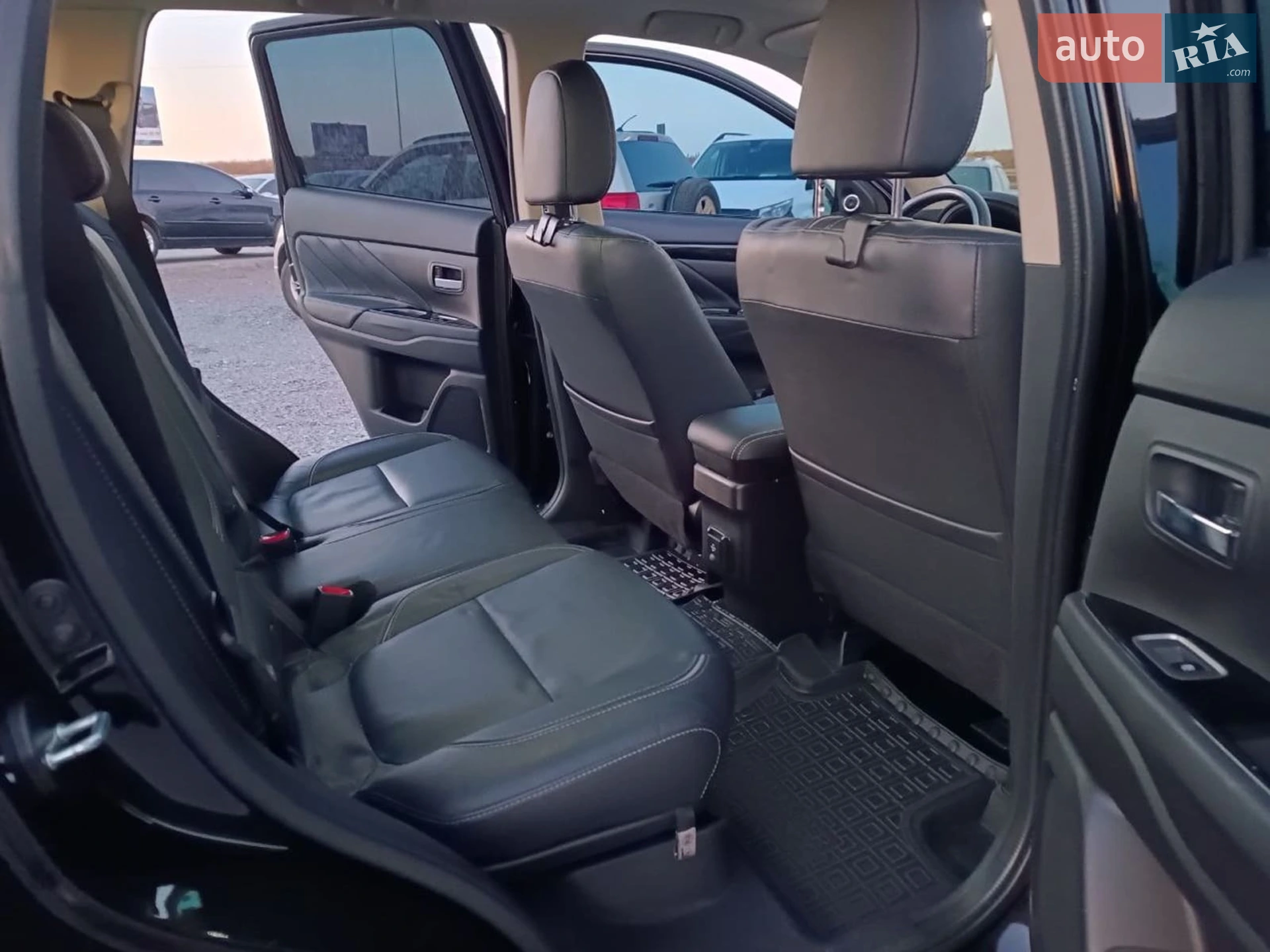 2018 Mitsubishi Outlander - мініатюра 37