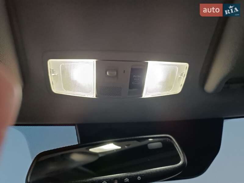 Внедорожник / Кроссовер Mitsubishi Outlander 2018 в Львове