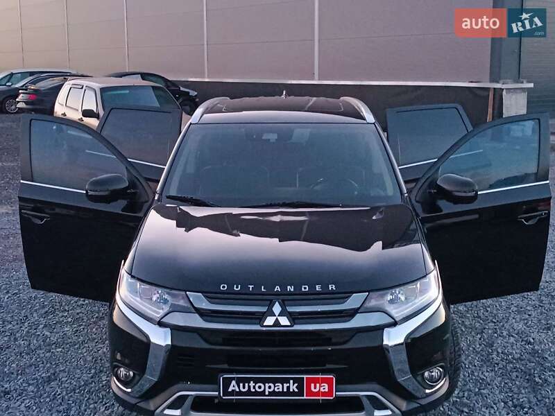 Внедорожник / Кроссовер Mitsubishi Outlander 2018 в Львове