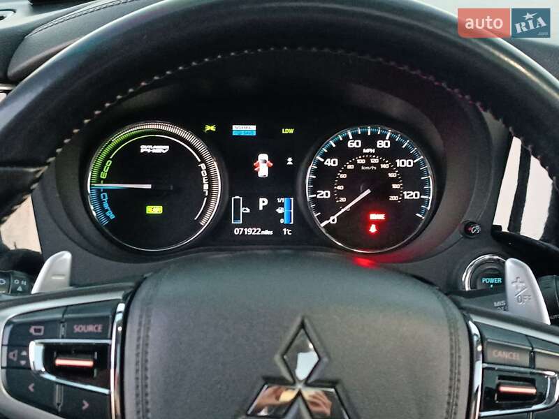 Внедорожник / Кроссовер Mitsubishi Outlander 2018 в Львове