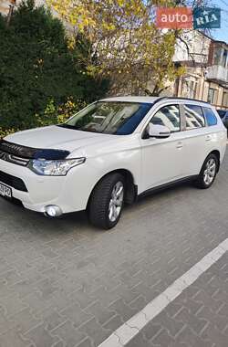 Позашляховик / Кросовер Mitsubishi Outlander 2013 в Трускавці