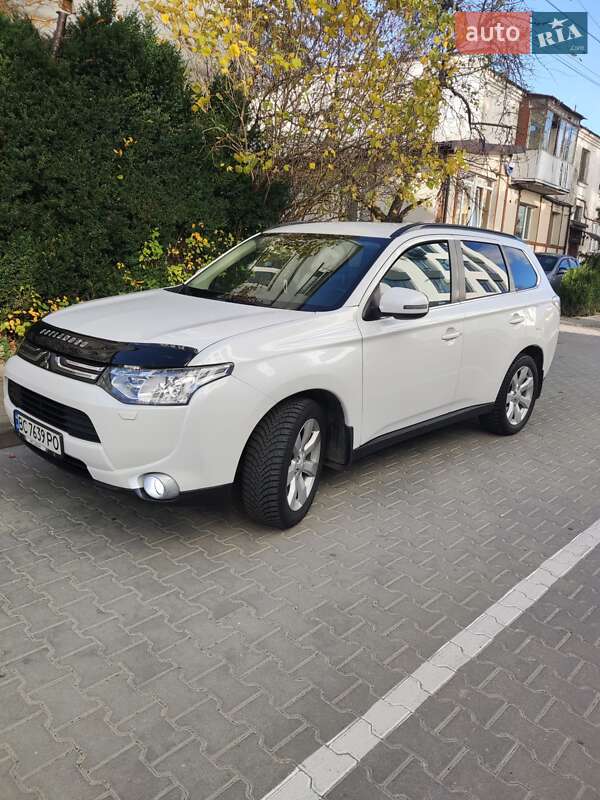 Внедорожник / Кроссовер Mitsubishi Outlander 2013 в Трускавце