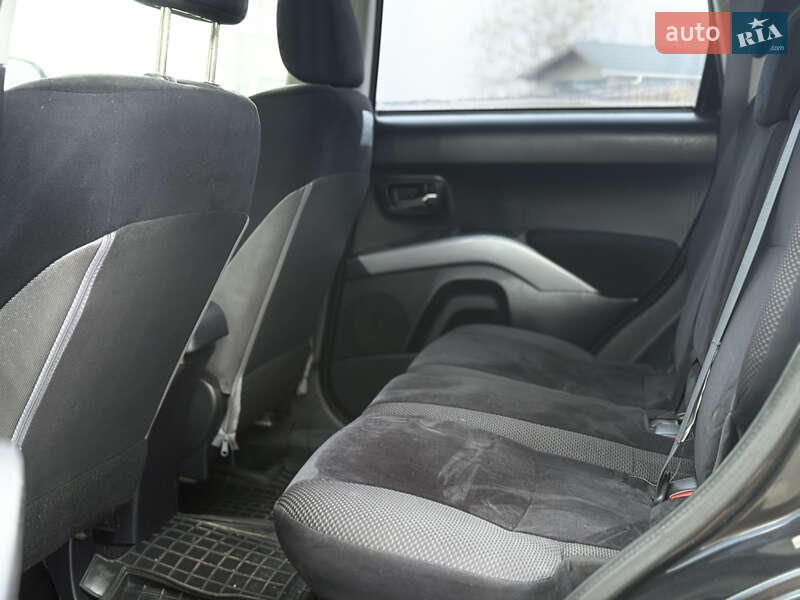 Внедорожник / Кроссовер Mitsubishi Outlander 2010 в Новой Ушице фото 7 Внедорожник / Кроссовер Mitsubishi Outlander 2010 в Новой Ушице