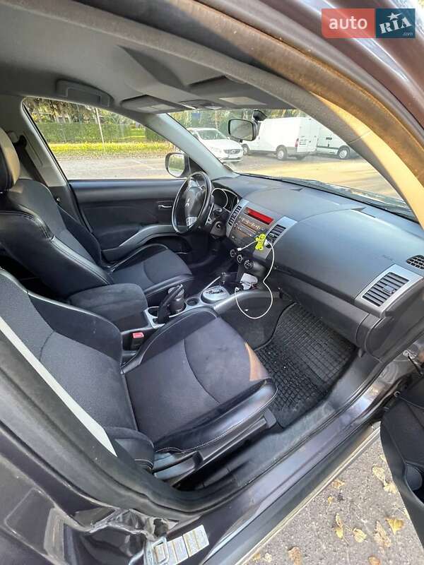 Внедорожник / Кроссовер Mitsubishi Outlander 2010 в Житомире