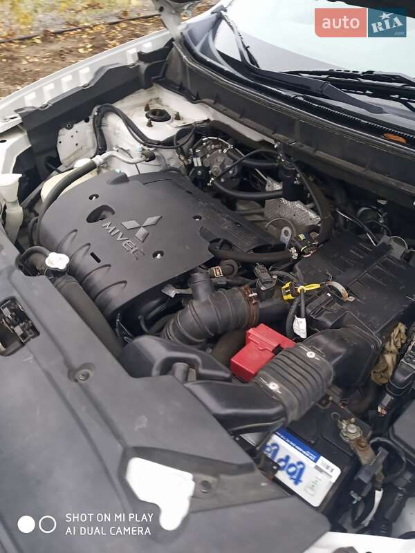Внедорожник / Кроссовер Mitsubishi Outlander 2013 в Умани фото 6 Внедорожник / Кроссовер Mitsubishi Outlander 2013 в Умани