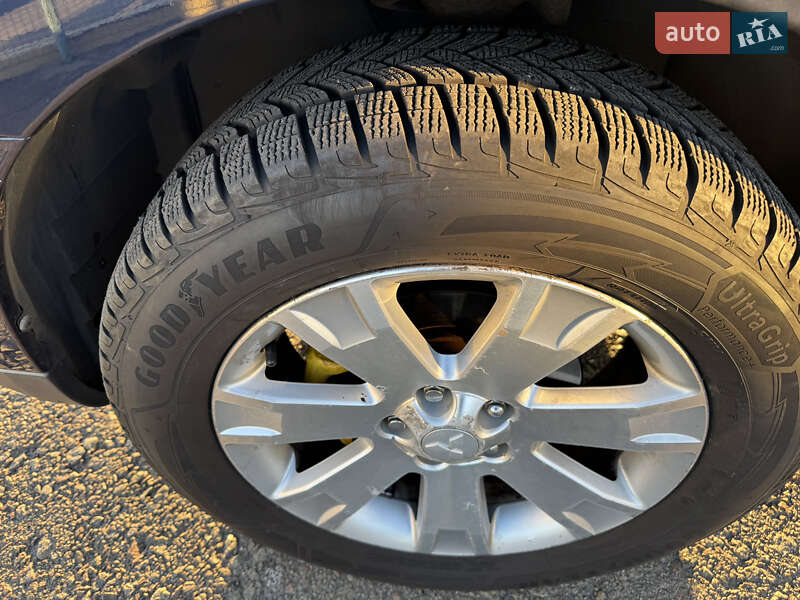 Внедорожник / Кроссовер Mitsubishi Outlander 2012 в Киеве