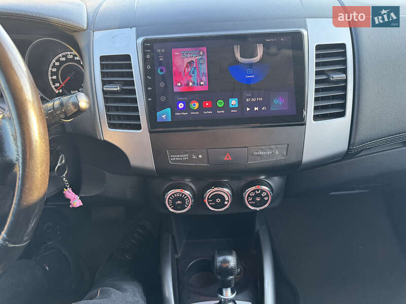 Внедорожник / Кроссовер Mitsubishi Outlander 2012 в Киеве