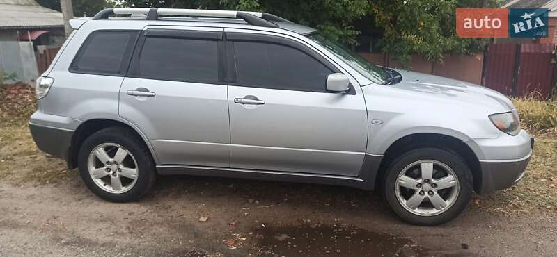 Позашляховик / Кросовер Mitsubishi Outlander 2004 в Краснограді