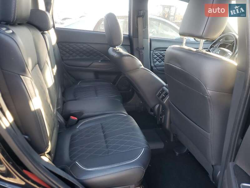 Внедорожник / Кроссовер Mitsubishi Outlander 2020 в Черновцах фото 11 Внедорожник / Кроссовер Mitsubishi Outlander 2020 в Черновцах