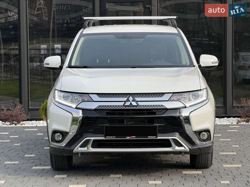 Внедорожник / Кроссовер Mitsubishi Outlander 2020 в Ужгороде