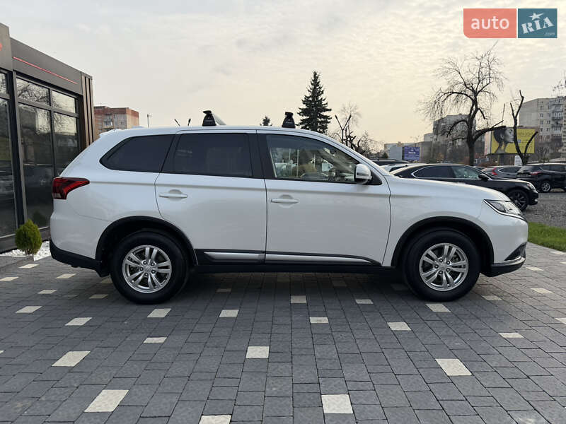Внедорожник / Кроссовер Mitsubishi Outlander 2020 в Ужгороде