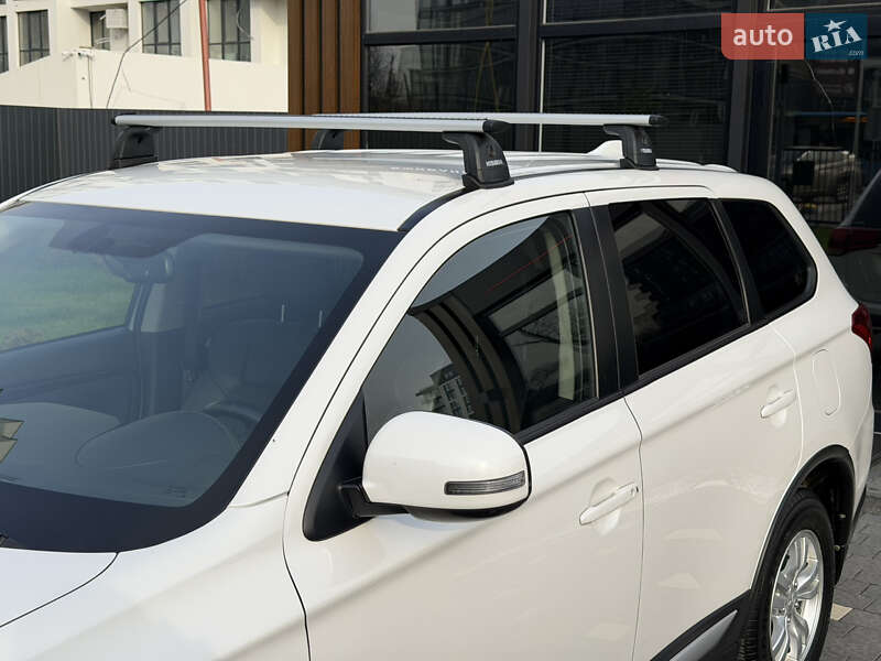 Внедорожник / Кроссовер Mitsubishi Outlander 2020 в Ужгороде