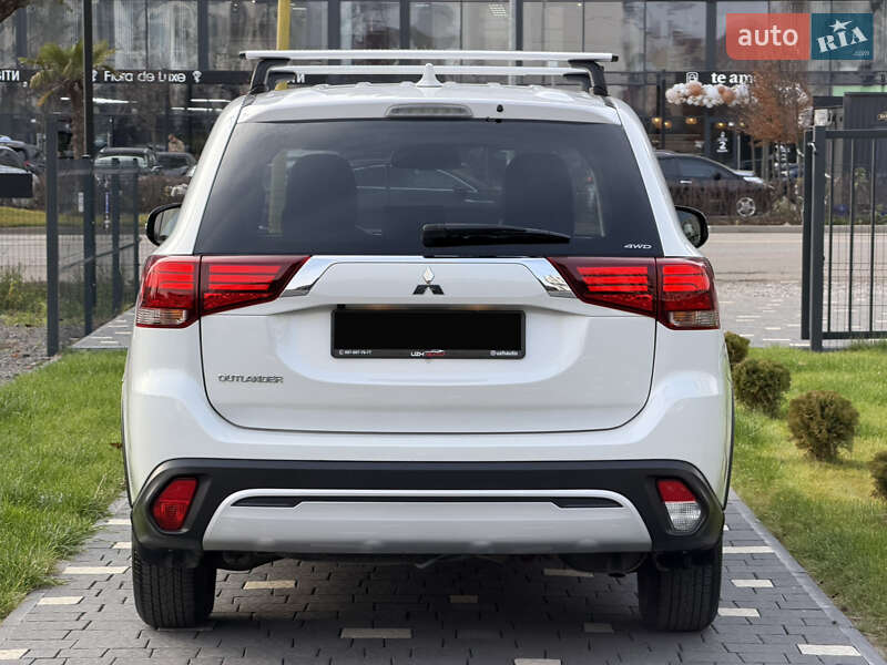 Внедорожник / Кроссовер Mitsubishi Outlander 2020 в Ужгороде