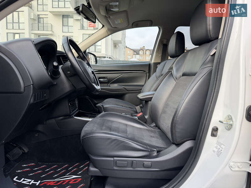 Внедорожник / Кроссовер Mitsubishi Outlander 2020 в Ужгороде