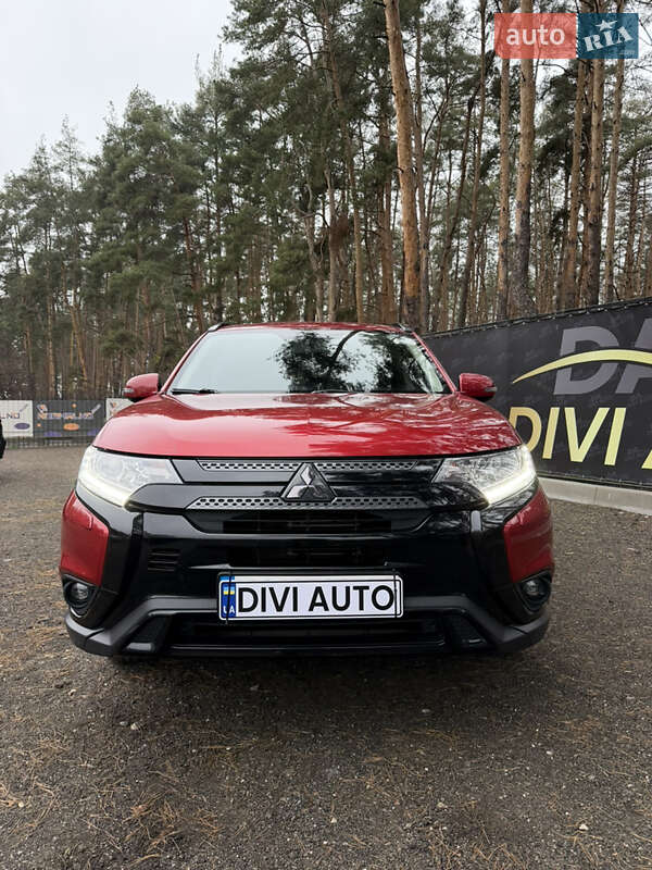 Внедорожник / Кроссовер Mitsubishi Outlander 2019 в Киеве