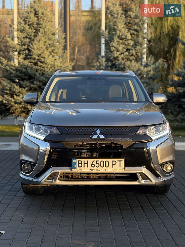 Позашляховик / Кросовер Mitsubishi Outlander 2018 в Одесі