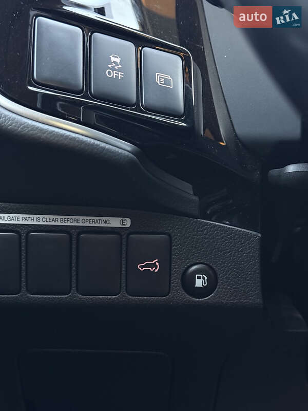 Позашляховик / Кросовер Mitsubishi Outlander 2018 в Одесі