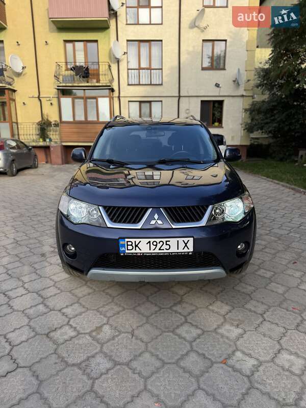 Внедорожник / Кроссовер Mitsubishi Outlander 2008 в Ровно фото 3 Внедорожник / Кроссовер Mitsubishi Outlander 2008 в Ровно