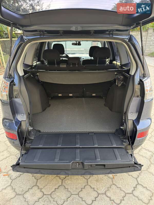 Внедорожник / Кроссовер Mitsubishi Outlander 2008 в Ровно фото 12 Внедорожник / Кроссовер Mitsubishi Outlander 2008 в Ровно