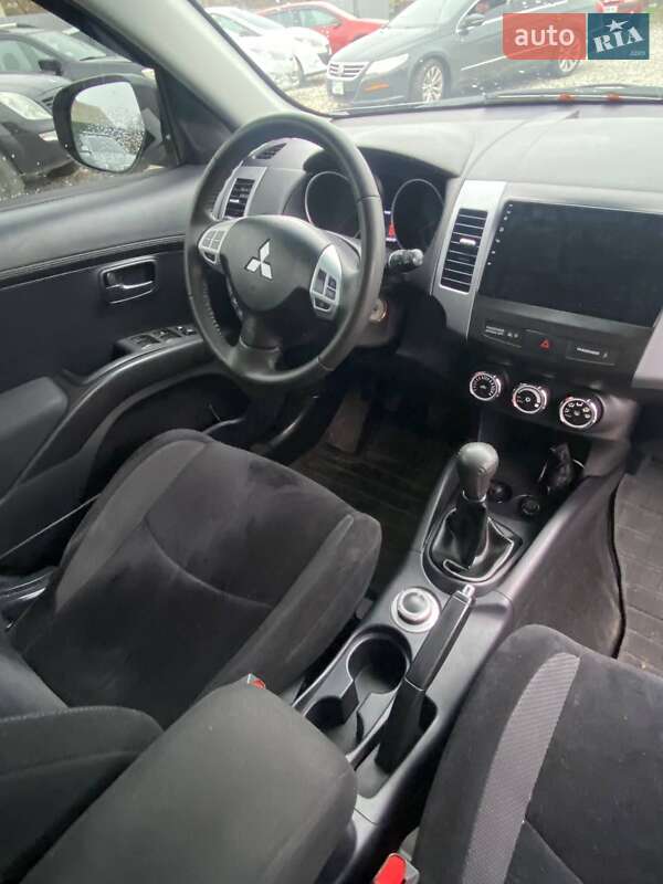 Внедорожник / Кроссовер Mitsubishi Outlander 2010 в Днепре