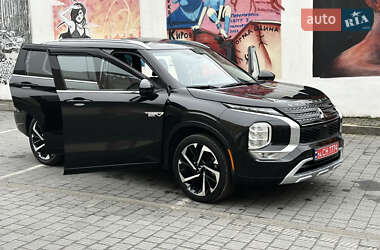 Внедорожник / Кроссовер Mitsubishi Outlander 2024 в Львове