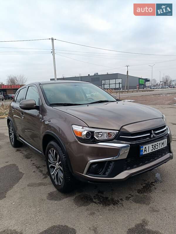 Внедорожник / Кроссовер Mitsubishi Outlander 2018 в Киеве