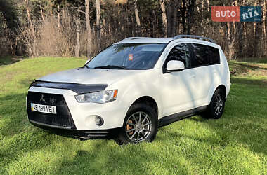 Внедорожник / Кроссовер Mitsubishi Outlander 2010 в Каменском