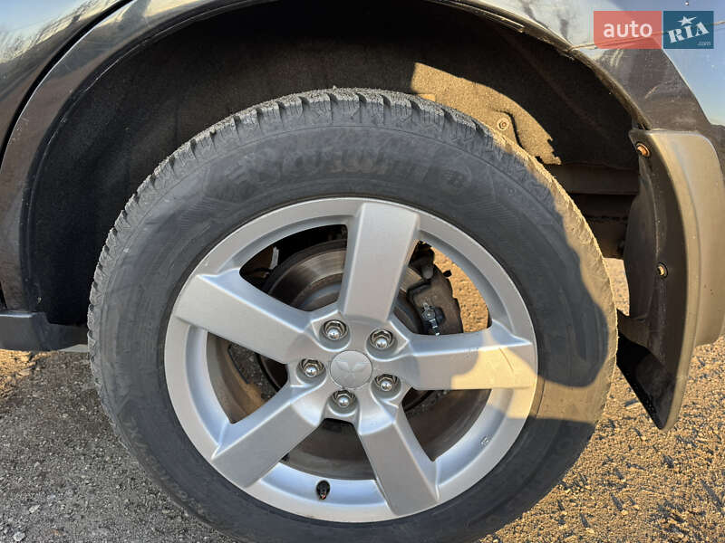 Внедорожник / Кроссовер Mitsubishi Outlander 2008 в Киеве