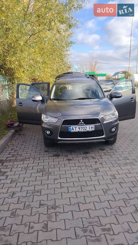 Внедорожник / Кроссовер Mitsubishi Outlander 2010 в Ивано-Франковске