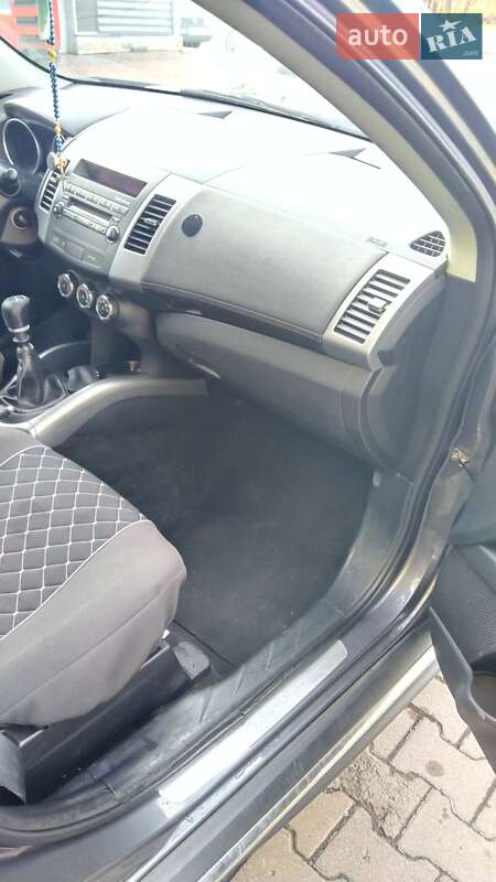 Внедорожник / Кроссовер Mitsubishi Outlander 2010 в Ивано-Франковске