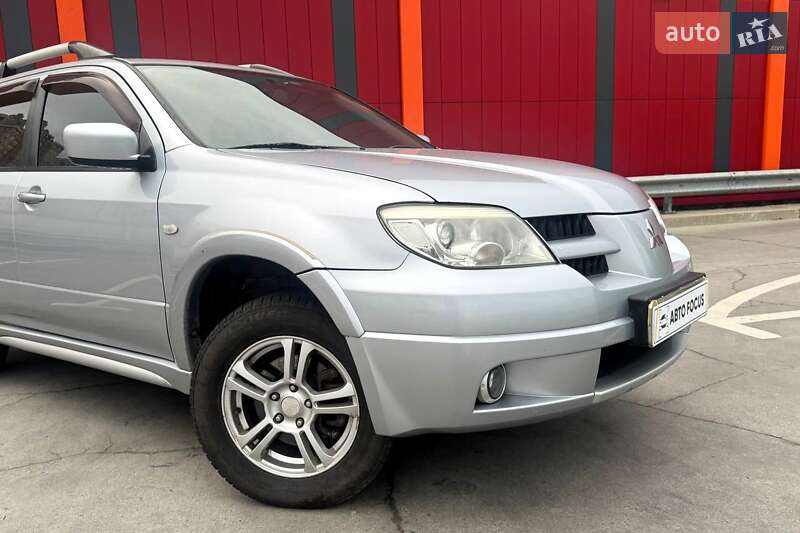 Внедорожник / Кроссовер Mitsubishi Outlander 2007 в Киеве