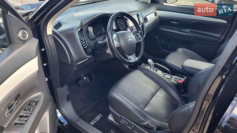 Внедорожник / Кроссовер Mitsubishi Outlander 2014 в Калуше