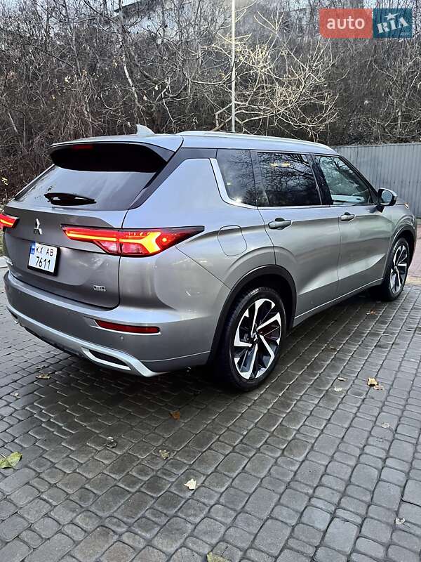 Позашляховик / Кросовер Mitsubishi Outlander 2022 в Харкові