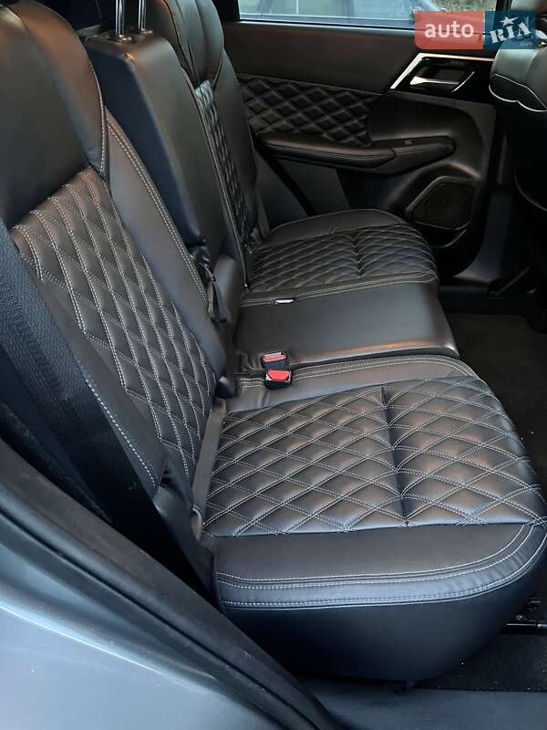 Позашляховик / Кросовер Mitsubishi Outlander 2022 в Харкові