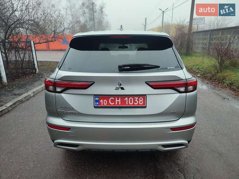Внедорожник / Кроссовер Mitsubishi Outlander 2021 в Киеве