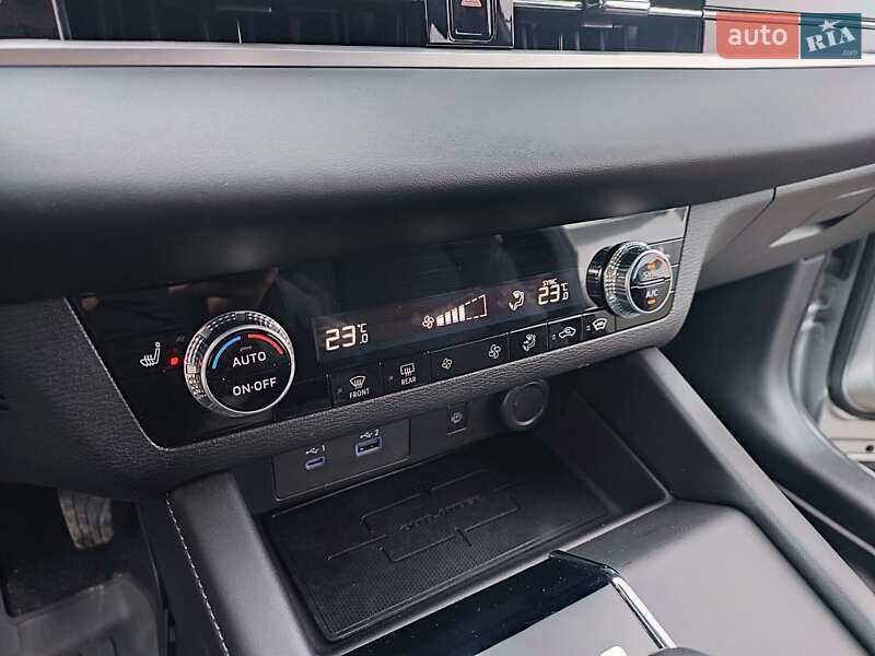 Внедорожник / Кроссовер Mitsubishi Outlander 2021 в Киеве