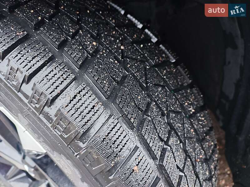 Внедорожник / Кроссовер Mitsubishi Outlander 2021 в Киеве