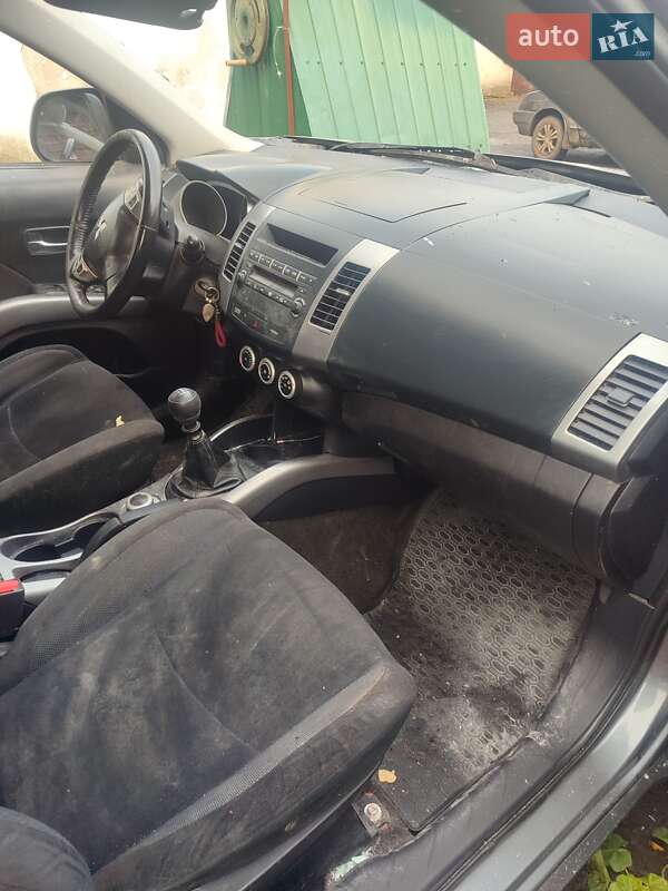 Внедорожник / Кроссовер Mitsubishi Outlander 2007 в Полтаве фото 13 Внедорожник / Кроссовер Mitsubishi Outlander 2007 в Полтаве