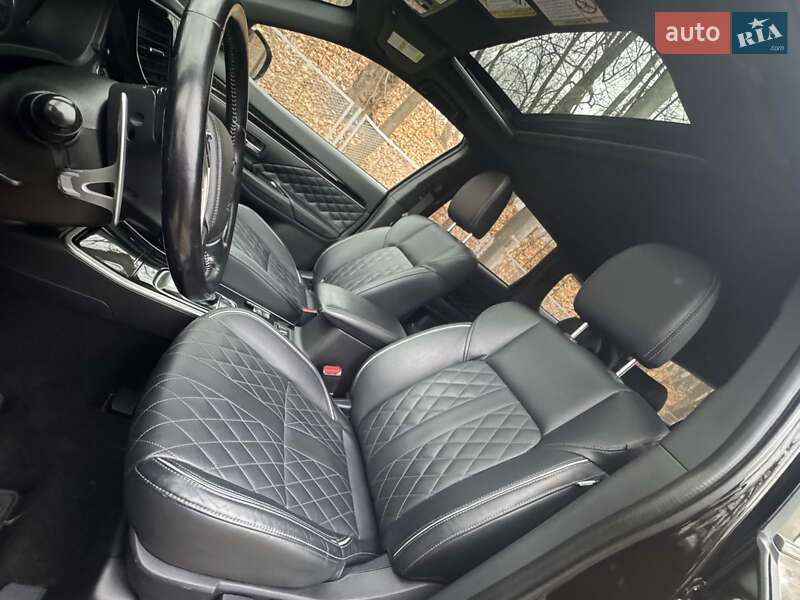 Внедорожник / Кроссовер Mitsubishi Outlander 2019 в Львове