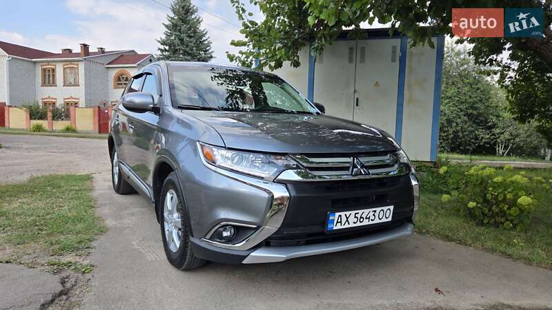 Позашляховик / Кросовер Mitsubishi Outlander 2016 в Харкові