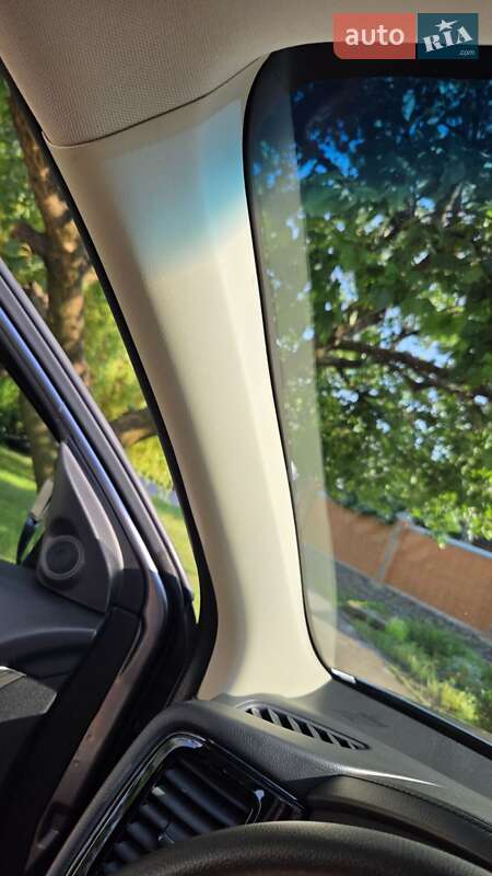 Позашляховик / Кросовер Mitsubishi Outlander 2016 в Харкові