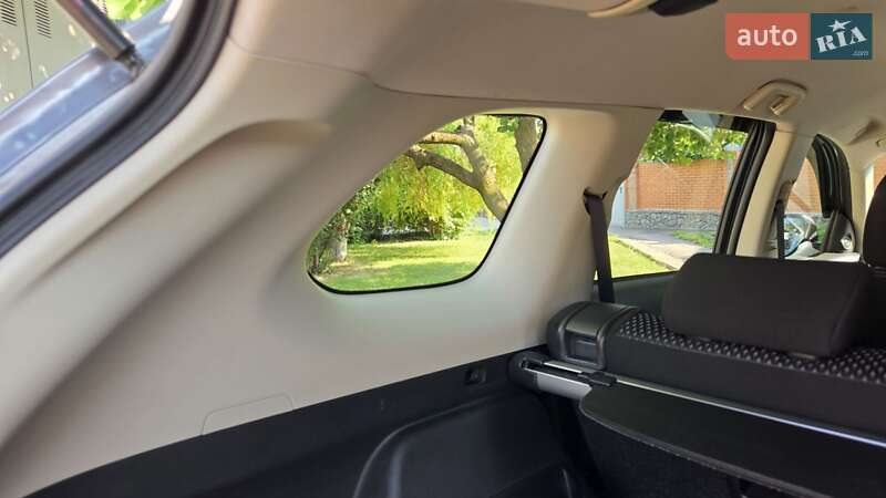 Позашляховик / Кросовер Mitsubishi Outlander 2016 в Харкові