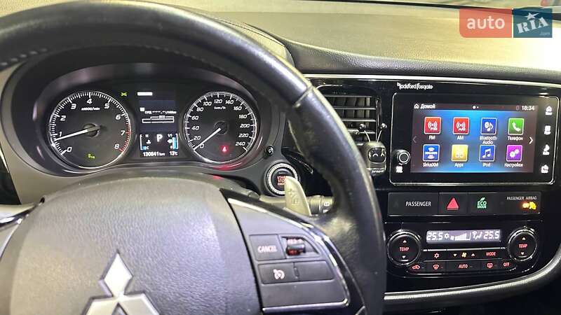 Внедорожник / Кроссовер Mitsubishi Outlander 2016 в Киеве