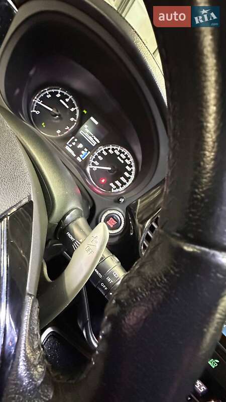 Внедорожник / Кроссовер Mitsubishi Outlander 2016 в Киеве