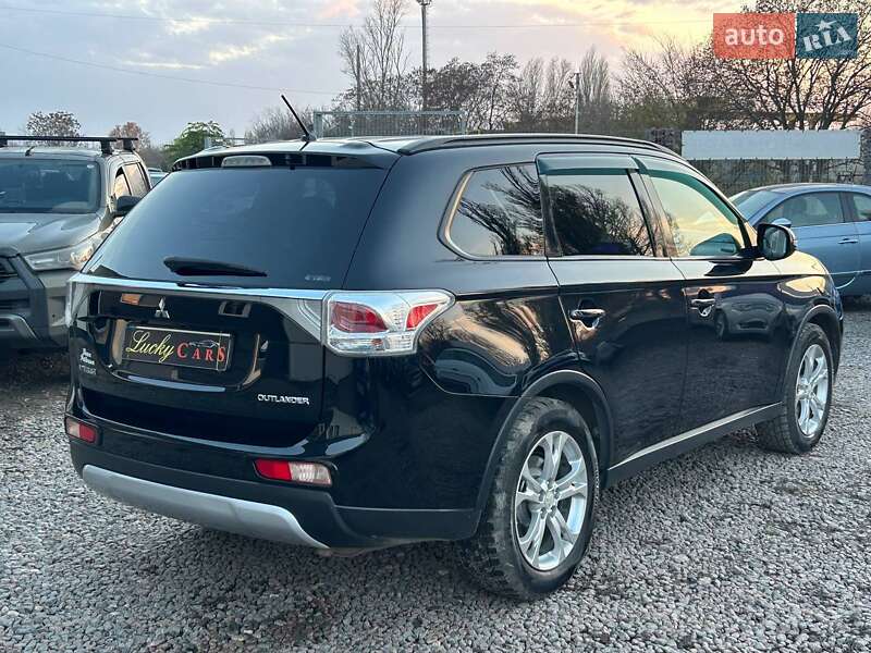 Внедорожник / Кроссовер Mitsubishi Outlander 2014 в Одессе