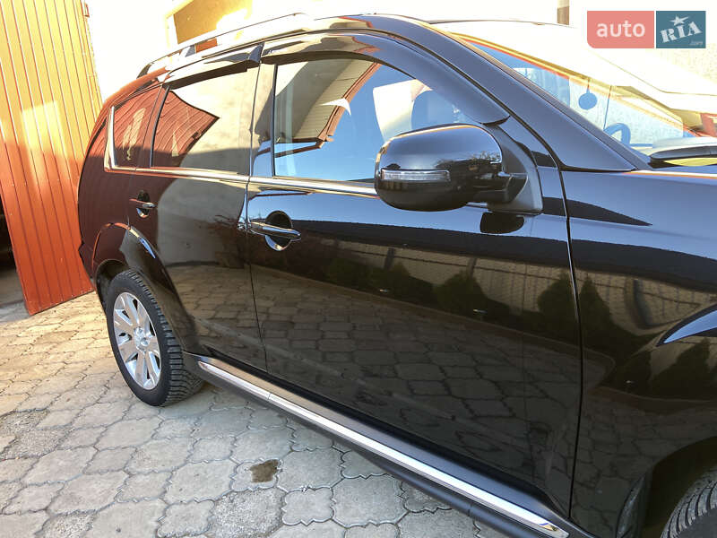 Внедорожник / Кроссовер Mitsubishi Outlander 2010 в Владимире