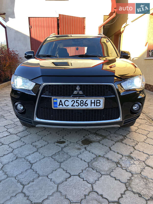 Внедорожник / Кроссовер Mitsubishi Outlander 2010 в Владимире