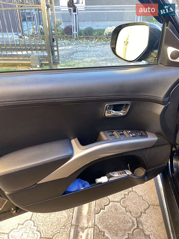 Внедорожник / Кроссовер Mitsubishi Outlander 2010 в Владимире