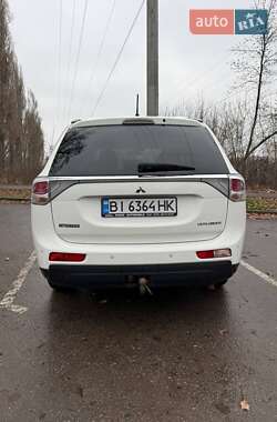 Внедорожник / Кроссовер Mitsubishi Outlander 2012 в Полтаве